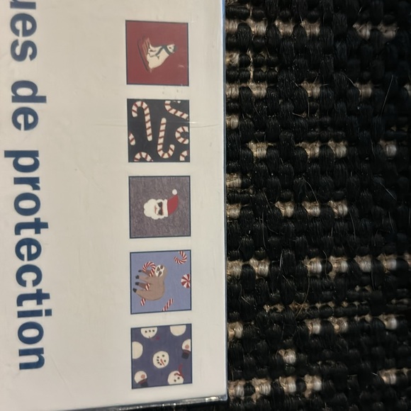 NWT 5, Christmas holiday Old Navy cloth face masks - Picture 2 of 5